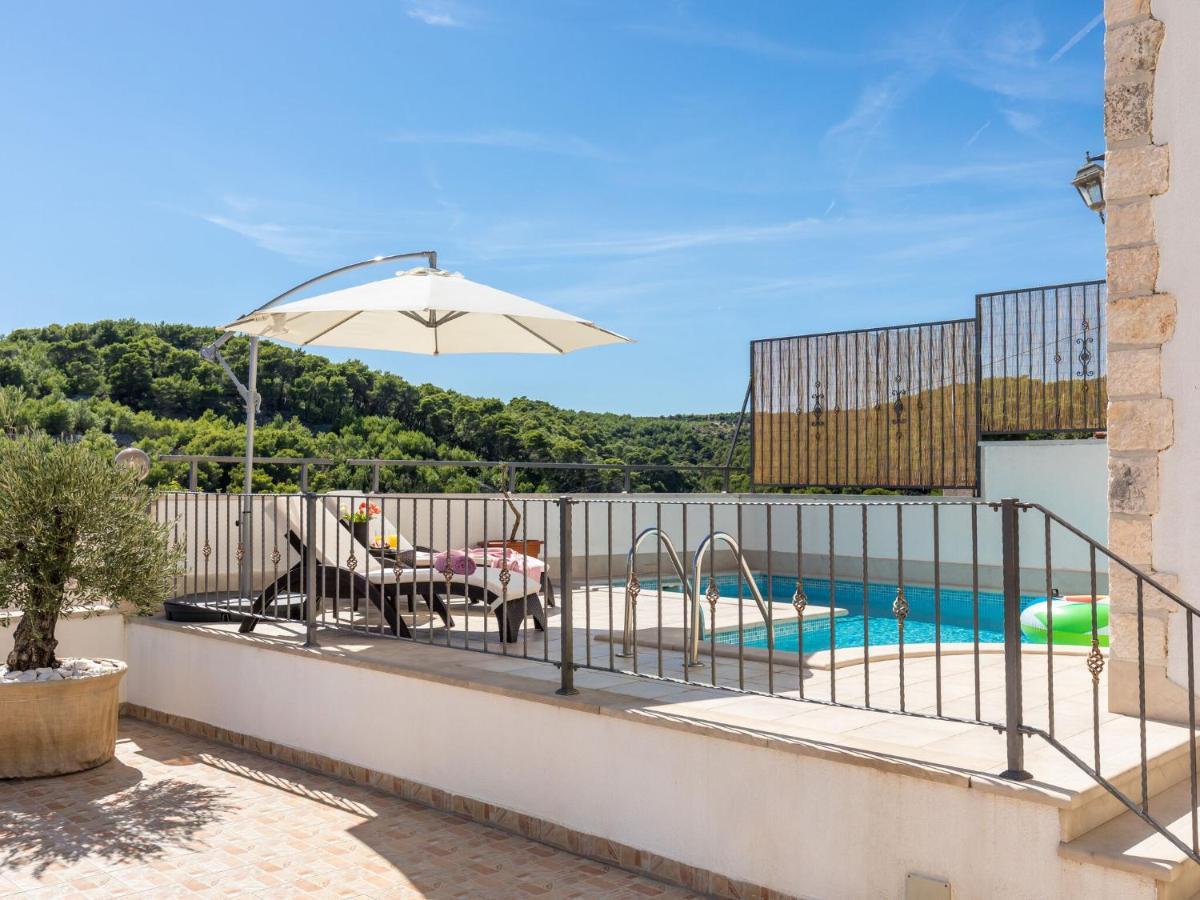 Luxurious Villa In Selca With Pool エクステリア 写真