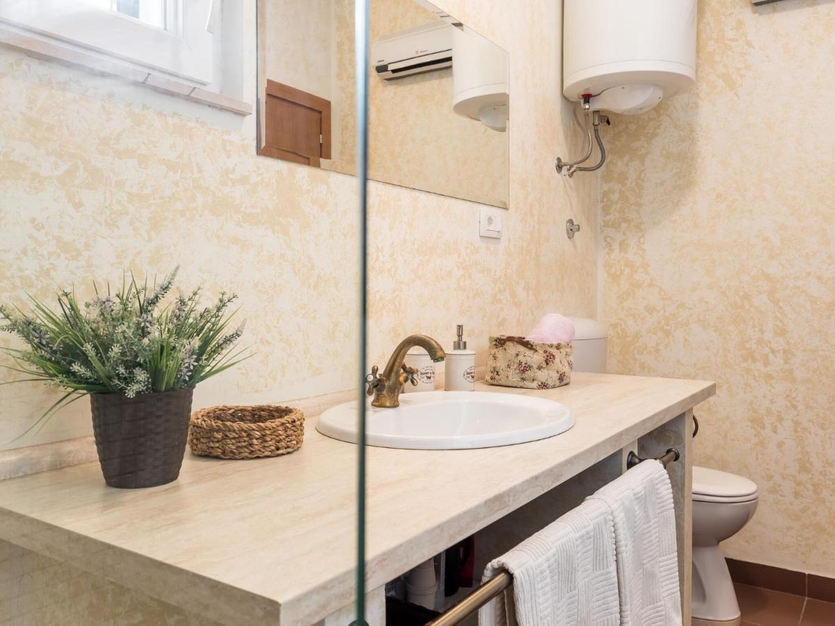Luxurious Villa In Selca With Pool エクステリア 写真