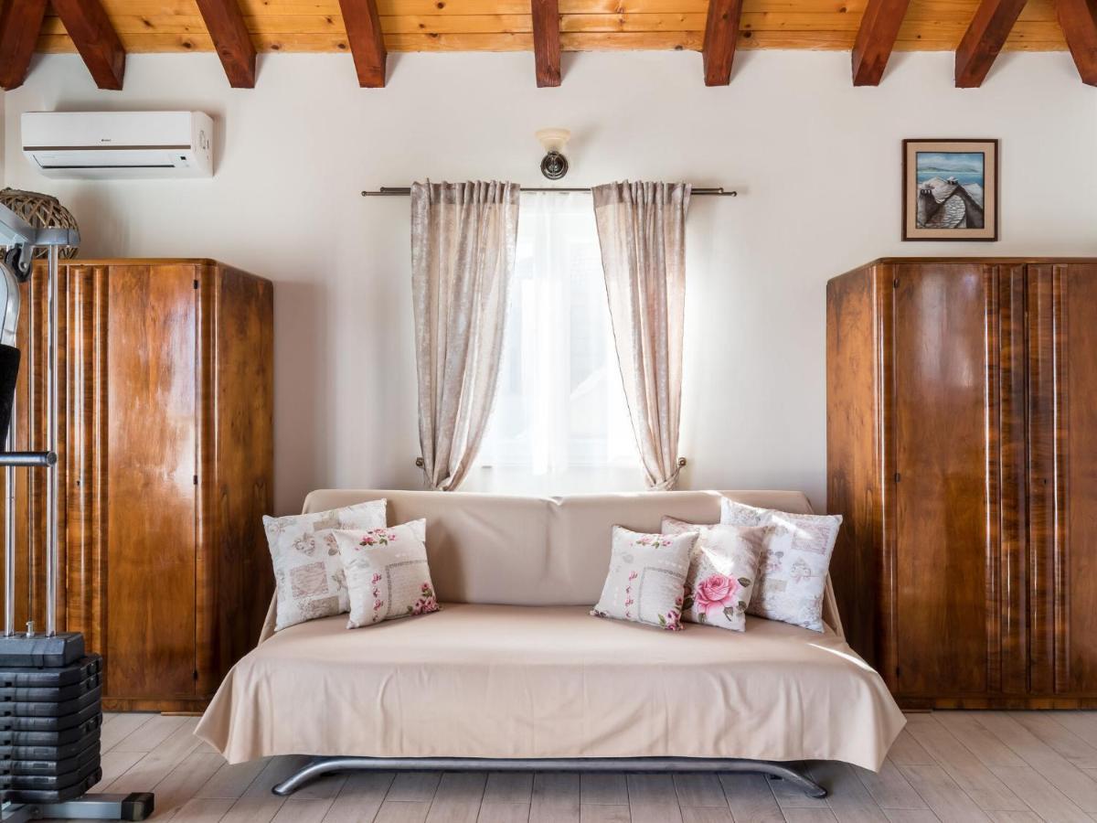 Luxurious Villa In Selca With Pool エクステリア 写真